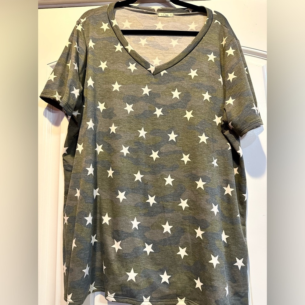 E. Luna brand size 1xl